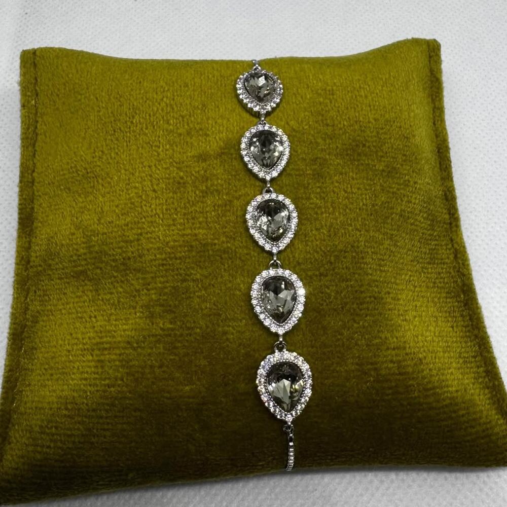 Silver Pear-Cut Halo Bolo Bracelet